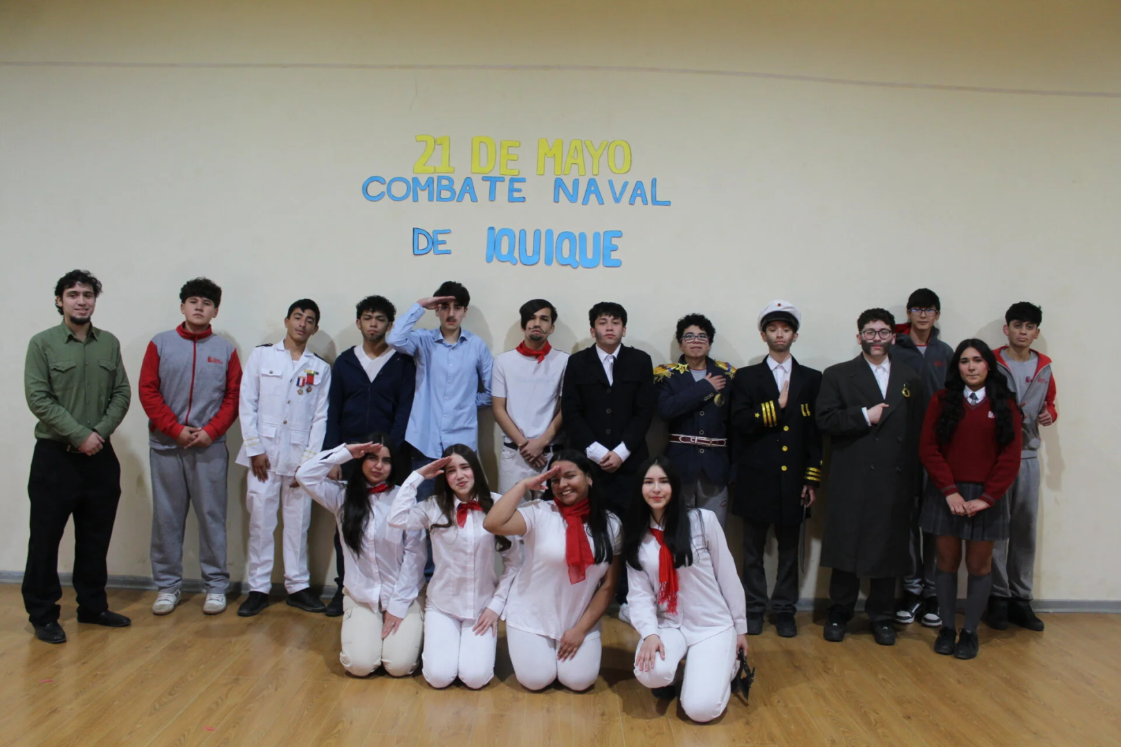 Estudiantes conmemoran el Combate Naval de Iquique con emotiva ceremonia